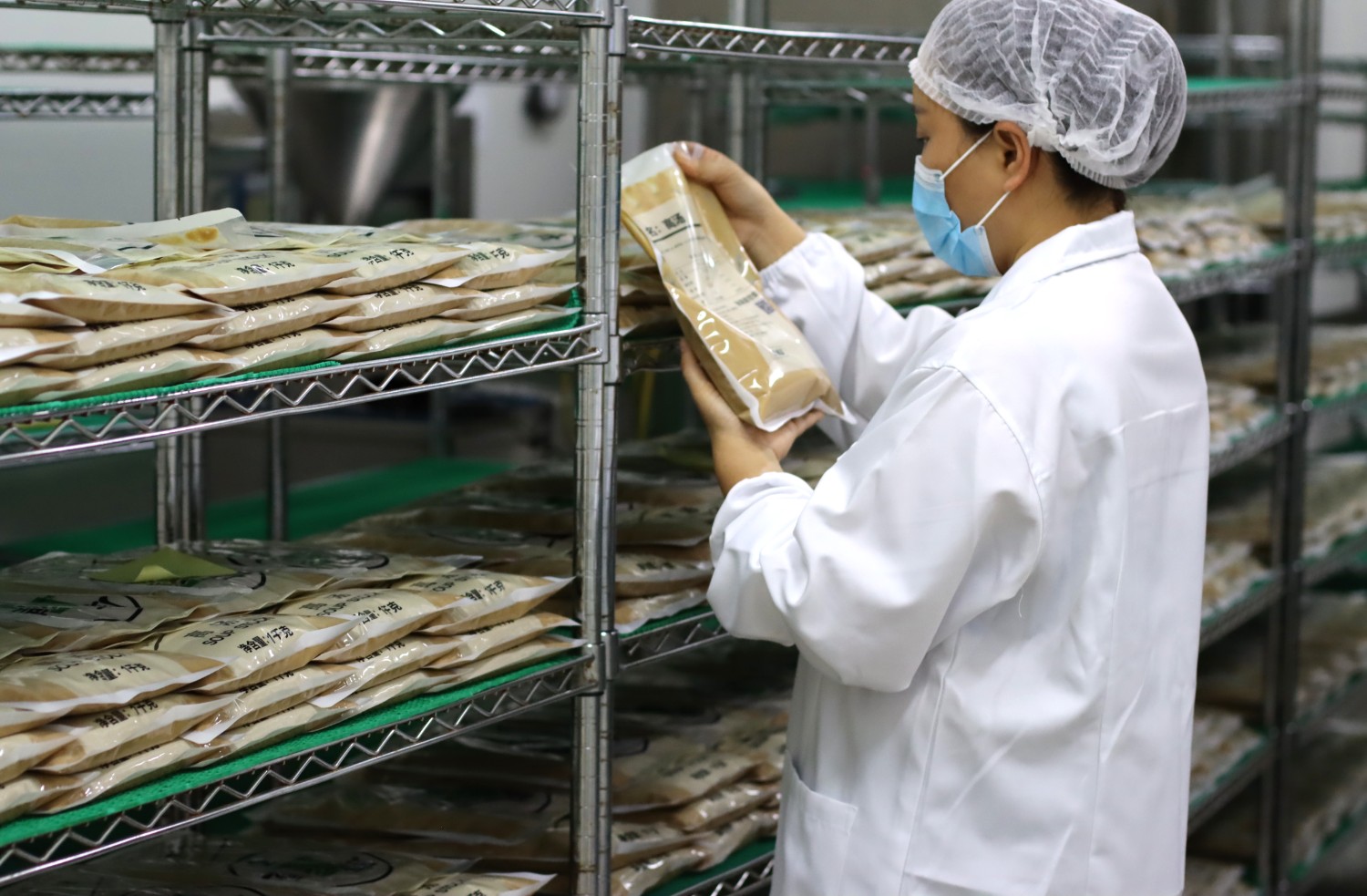 康德食品麻辣口味操作視頻-公司提供貼牌定制，免費(fèi)送技術(shù)的服務(wù)，開(kāi)店無(wú)需大廚，簡(jiǎn)易操作，快速標(biāo)準(zhǔn)化出餐