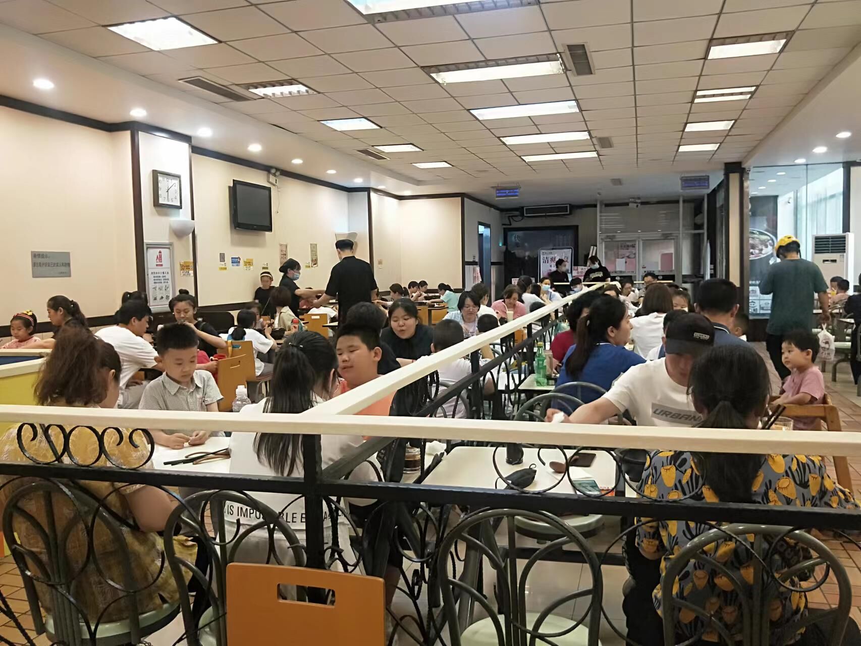 公司擁有強(qiáng)大的研發(fā)中心， 配有專業(yè)研發(fā)工程師，研發(fā)中心擁有完備的人才結(jié)構(gòu)，并本著企業(yè)標(biāo)準(zhǔn)高于國家標(biāo)準(zhǔn)的原則，為公司產(chǎn)品、客戶定制產(chǎn)品的研發(fā)保駕護(hù)航。產(chǎn)品質(zhì)咨詢線：0537-3630366